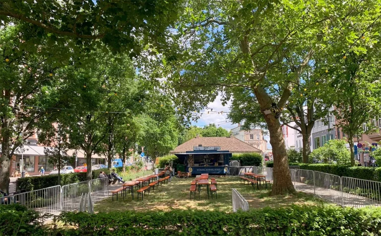 biergarten-am-herstallturm-aufbau-2022-3